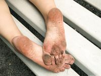 Feet - Toria - 2013-08-24 Redhead beauty in blue dress
