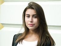 Feet - Uliana - 2016-11-29 Tired of shoes