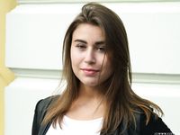 Feet - Uliana - 2016-11-29 Tired of shoes