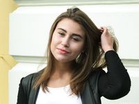 Feet - Uliana - 2016-11-29 Tired of shoes