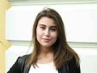 Feet - Uliana - 2016-11-29 Tired of shoes