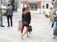 Feet - Uliana - 2016-11-29 Tired of shoes