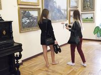 Feet - Uliana - 2016-11-29 Tired of shoes