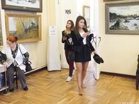 Feet - Uliana - 2016-11-29 Tired of shoes