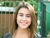 Feet - Uliana - 2016-11-29 Tired of shoes