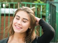 Feet - Uliana - 2016-11-29 Tired of shoes