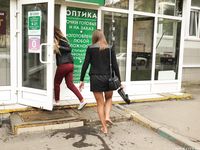 Feet - Uliana - 2016-11-29 Tired of shoes