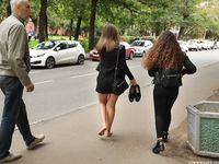 Feet - Uliana - 2016-11-29 Tired of shoes