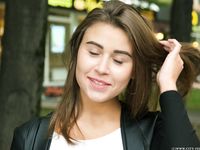 Feet - Uliana - 2016-11-29 Tired of shoes