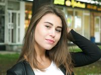 Feet - Uliana - 2016-11-29 Tired of shoes