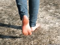 Feet - Valeria A - 2014-01-02 New barefoot experience