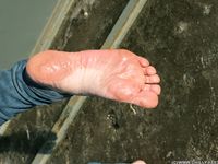 Feet - Valeria A - 2014-01-02 New barefoot experience