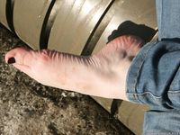 Feet - Valeria A - 2014-01-02 New barefoot experience