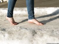 Feet - Valeria A - 2014-01-02 New barefoot experience