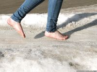 Feet - Valeria A - 2014-01-02 New barefoot experience