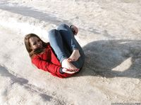 Feet - Valeria A - 2014-01-02 New barefoot experience