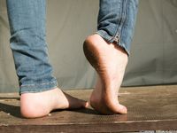 Feet - Valeria A - 2014-01-02 New barefoot experience