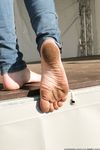 Feet - Valeria A - 2014-01-02 New barefoot experience