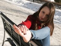 Feet - Valeria A - 2014-01-02 New barefoot experience