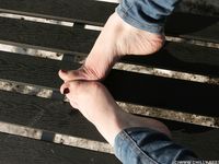Feet - Valeria A - 2014-01-02 New barefoot experience