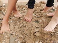Feet - Valya + Ira + Jenya - 2006-12-25 Three barefoot girls