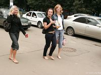 Feet - Valya + Ira + Jenya - 2006-12-25 Three barefoot girls