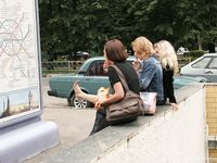 Feet - Valya + Ira + Jenya - 2006-12-25 Three barefoot girls