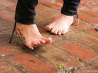 Feet - Valya + Ira + Jenya - 2006-12-25 Three barefoot girls