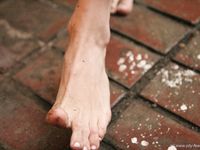 Feet - Valya + Ira + Jenya - 2006-12-25 Three barefoot girls