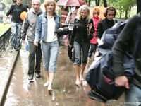 Feet - Valya + Ira + Jenya - 2006-12-25 Three barefoot girls