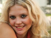 Feet - Valya - 2005-12-09 Sexy flexible feet in the city surroundings