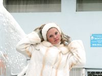 Feet - Valya - 2007-06-15 Hot feet and cold snow