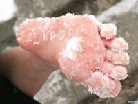 Feet - Valya - 2007-06-15 Hot feet and cold snow