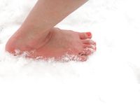 Feet - Valya - 2007-06-15 Hot feet and cold snow