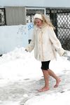 Feet - Valya - 2007-06-15 Hot feet and cold snow