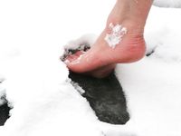 Feet - Valya - 2007-06-15 Hot feet and cold snow