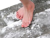 Feet - Valya - 2007-06-15 Hot feet and cold snow