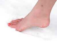 Feet - Valya - 2007-06-15 Hot feet and cold snow
