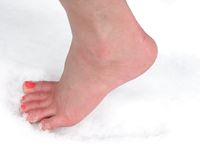 Feet - Valya - 2007-06-15 Hot feet and cold snow