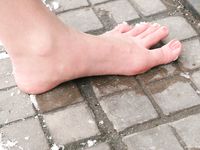 Feet - Valya - 2007-06-15 Hot feet and cold snow