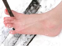 Feet - Valya - 2007-06-15 Hot feet and cold snow