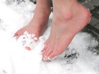 Feet - Valya - 2007-06-15 Hot feet and cold snow