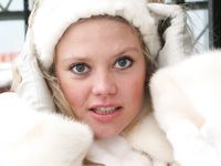 Feet - Valya - 2007-06-15 Hot feet and cold snow