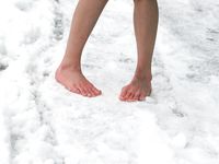 Feet - Valya - 2007-06-15 Hot feet and cold snow