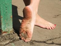 Feet - Vera - 2018-03-31 A spring barefoot stroll