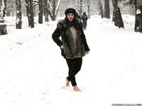 Feet - Victoria - 2013-06-12 Barefoot in deep fresh snow