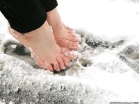 Feet - Victoria - 2013-06-12 Barefoot in deep fresh snow