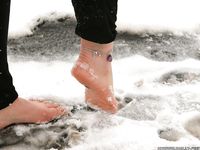 Feet - Victoria - 2013-06-12 Barefoot in deep fresh snow