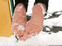 Feet - Victoria - 2013-06-12 Barefoot in deep fresh snow