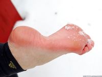 Feet - Victoria A - 2015-06-10 The first time on snow